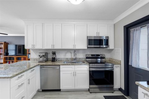 Villa ou maison à vendre à Tampa, Floride: 2 chambres, 76.37 m2 № 2322709 - photo 7