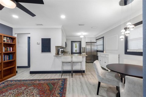 Villa ou maison à vendre à Tampa, Floride: 2 chambres, 76.37 m2 № 2322709 - photo 9