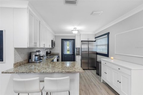 Villa ou maison à vendre à Tampa, Floride: 2 chambres, 76.37 m2 № 2322709 - photo 5