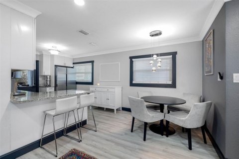 Villa ou maison à vendre à Tampa, Floride: 2 chambres, 76.37 m2 № 2322709 - photo 4