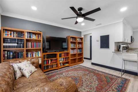 Villa ou maison à vendre à Tampa, Floride: 2 chambres, 76.37 m2 № 2322709 - photo 11