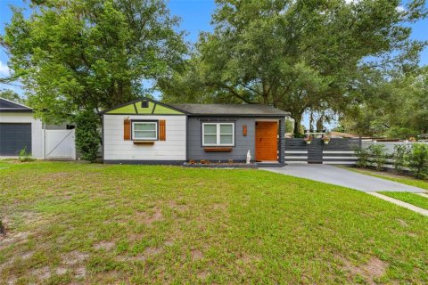 House in Tampa, Florida 2 bedrooms, 76.37 sq.m. № 2322709