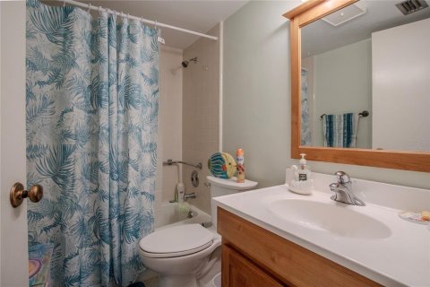 Condo in Mount Dora, Florida, 2 bedrooms  № 1516259 - photo 14