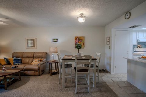 Condo in Mount Dora, Florida, 2 bedrooms  № 1516259 - photo 7