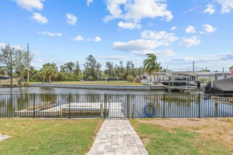 Casa en venta en Hudson, Florida, 2 dormitorios, 112.23 m2 № 1670660 - foto 6