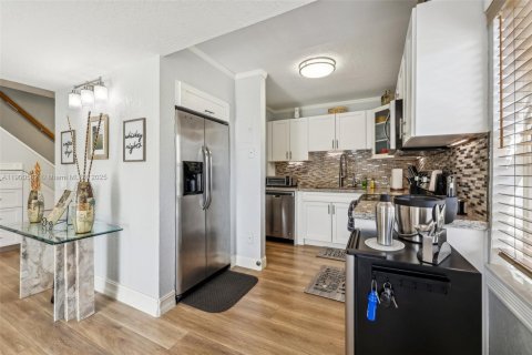 Copropriété à vendre à North Miami Beach, Floride: 2 chambres, 111.48 m2 № 1952897 - photo 16