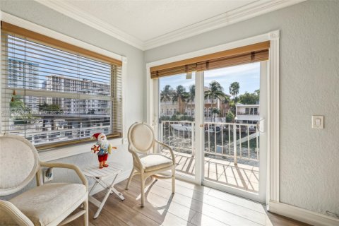 Copropriété à vendre à North Miami Beach, Floride: 2 chambres, 111.48 m2 № 1952897 - photo 24