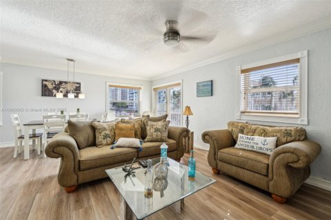 Copropriété à vendre à North Miami Beach, Floride: 2 chambres, 111.48 m2 № 1952897 - photo 10