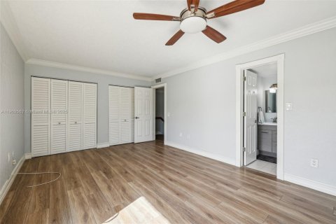 Copropriété à vendre à North Miami Beach, Floride: 2 chambres, 111.48 m2 № 1952897 - photo 19