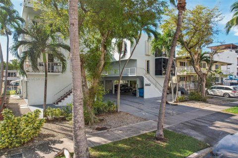 Copropriété à vendre à North Miami Beach, Floride: 2 chambres, 111.48 m2 № 1952897 - photo 3