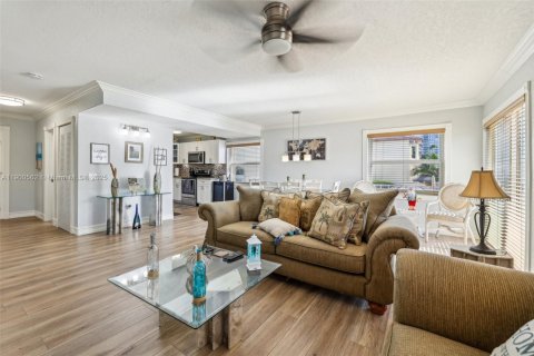 Copropriété à vendre à North Miami Beach, Floride: 2 chambres, 111.48 m2 № 1952897 - photo 11