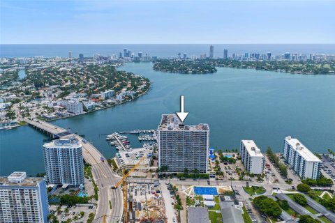 Condominio en venta en North Bay Village, Florida, 2 dormitorios, 95.69 m2 № 2158064 - foto 7
