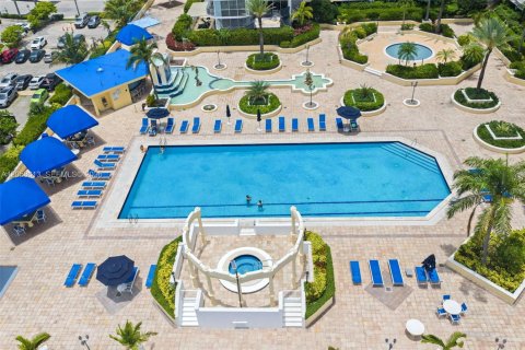 Condominio en venta en North Bay Village, Florida, 2 dormitorios, 95.69 m2 № 2158064 - foto 9