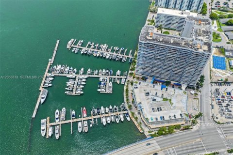 Condominio en venta en North Bay Village, Florida, 2 dormitorios, 95.69 m2 № 2158064 - foto 5