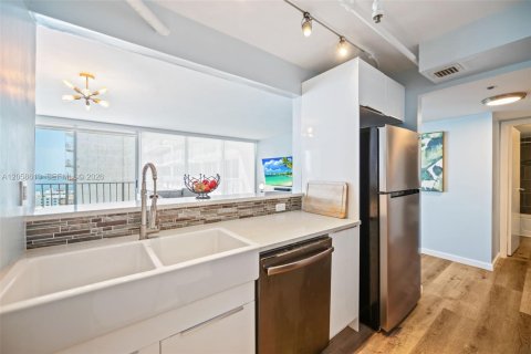 Condominio en venta en North Bay Village, Florida, 2 dormitorios, 95.69 m2 № 2158064 - foto 22