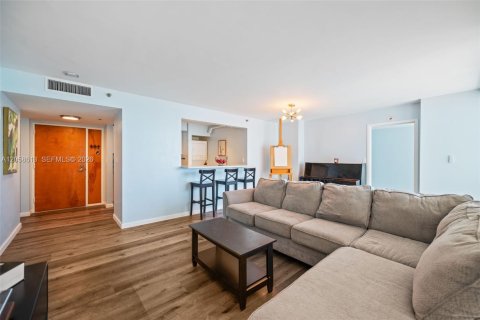 Condominio en venta en North Bay Village, Florida, 2 dormitorios, 95.69 m2 № 2158064 - foto 17