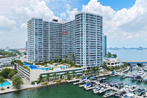 Condominio en venta en North Bay Village, Florida, 2 dormitorios, 95.69 m2 № 2158064 - foto 8