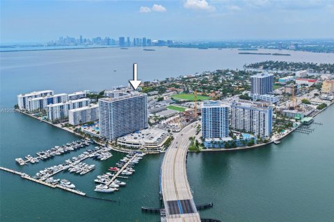 Condominio en venta en North Bay Village, Florida, 2 dormitorios, 95.69 m2 № 2158064 - foto 3