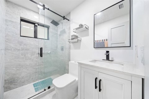 Casa en venta en Hialeah, Florida, 3 dormitorios, 135.45 m2 № 2004338 - foto 14