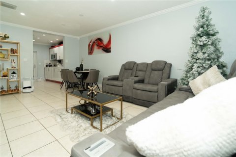 Appartement à louer à Hialeah, Floride: 3 chambres, 97.83 m2 № 1946404 - photo 6