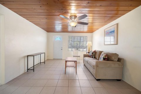 House in Englewood, Florida 3 bedrooms, 118.54 sq.m. № 1734736 - photo 4