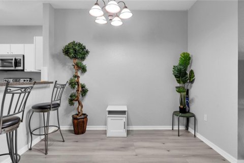 Townhouse in Miramar, Florida 3 bedrooms, 112.41 sq.m. № 1995076 - photo 8