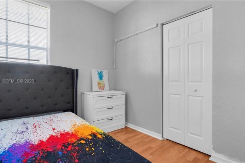 Townhouse in Miramar, Florida 3 bedrooms, 112.41 sq.m. № 1995076 - photo 15