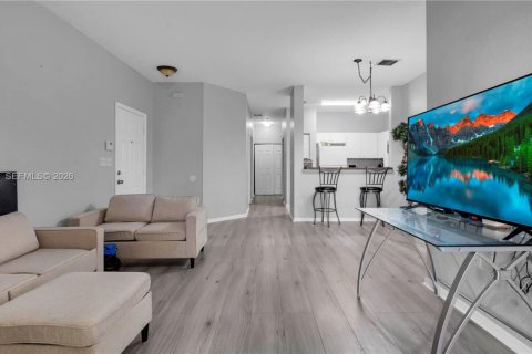 Townhouse in Miramar, Florida 3 bedrooms, 112.41 sq.m. № 1995076 - photo 3