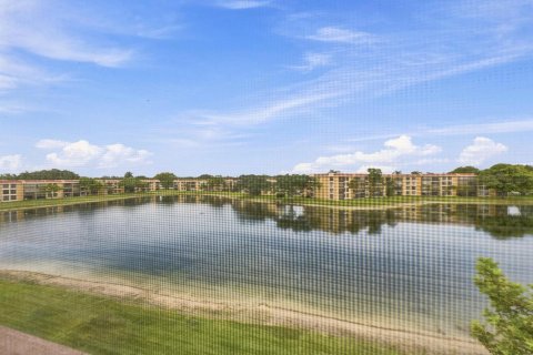 Copropriété à louer à Margate, Floride: 2 chambres, 101.26 m2 № 2276087 - photo 2