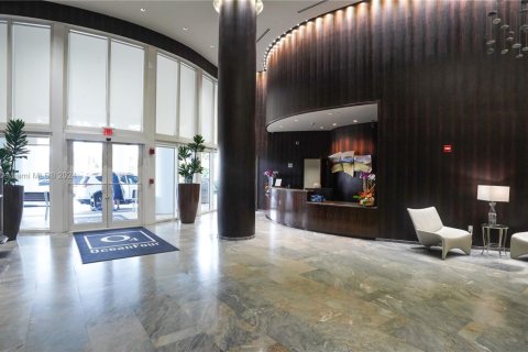 Condo in Sunny Isles Beach, Florida, 2 bedrooms  № 1811516 - photo 9