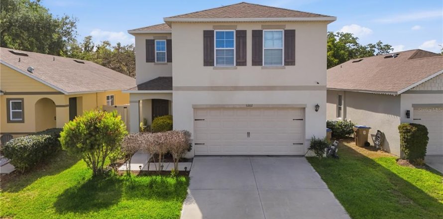 House in Kissimmee, Florida 4 bedrooms, 211.82 sq.m. № 2212272