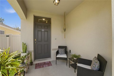 House in Kissimmee, Florida 4 bedrooms, 211.82 sq.m. № 2212272 - photo 8