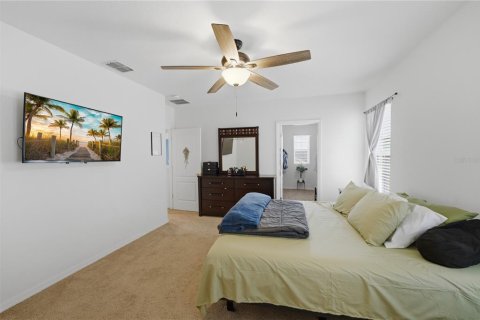 House in Kissimmee, Florida 4 bedrooms, 211.82 sq.m. № 2212272 - photo 30