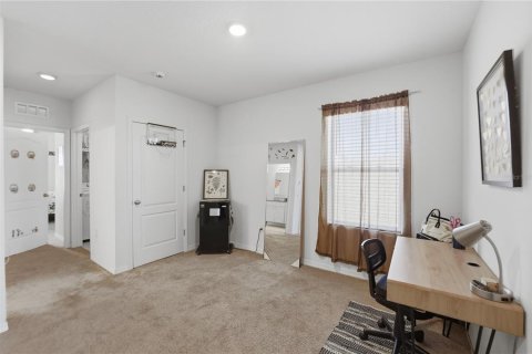 House in Kissimmee, Florida 4 bedrooms, 211.82 sq.m. № 2212272 - photo 28