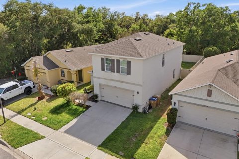 House in Kissimmee, Florida 4 bedrooms, 211.82 sq.m. № 2212272 - photo 3