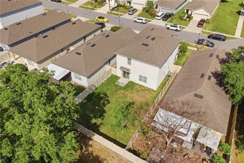 House in Kissimmee, Florida 4 bedrooms, 211.82 sq.m. № 2212272 - photo 6