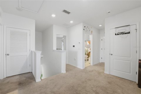 House in Kissimmee, Florida 4 bedrooms, 211.82 sq.m. № 2212272 - photo 27
