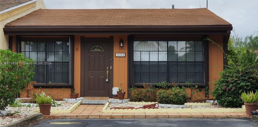 Villa ou maison à Pembroke Pines, Floride 2 chambres, 91.79 m2 № 1887268