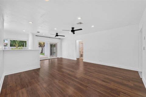 Villa ou maison à vendre à Oakland Park, Floride: 2 chambres, 93.46 m2 № 2346957 - photo 11