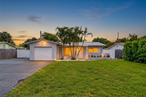 Villa ou maison à vendre à Oakland Park, Floride: 2 chambres, 93.46 m2 № 2346957 - photo 2