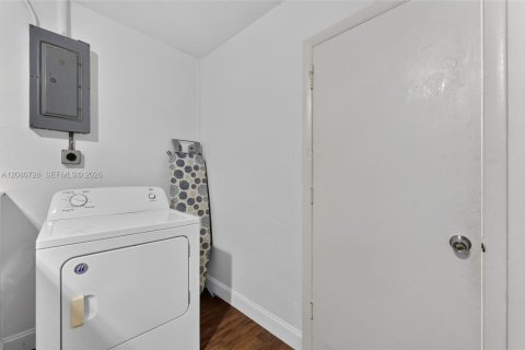 Villa ou maison à vendre à Oakland Park, Floride: 2 chambres, 93.46 m2 № 2346957 - photo 27