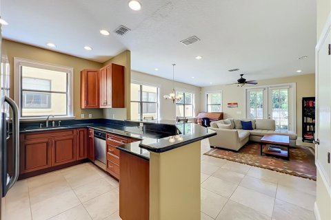 Dúplex en venta en Orlando, Florida, 3 dormitorios, 158.96 m2 № 2418870 - foto 4