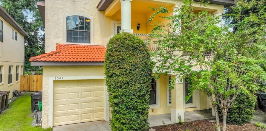 Dúplex en Orlando, Florida 3 dormitorios, 158.96 m2 № 2418870