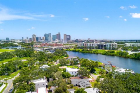 Casa en alquiler en Tampa, Florida, 3 dormitorios, 129.88 m2 № 1915296 - foto 2