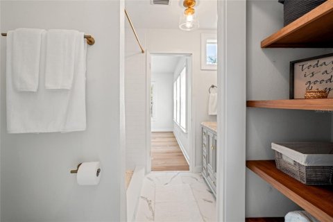 Casa en alquiler en Tampa, Florida, 3 dormitorios, 129.88 m2 № 1915296 - foto 7
