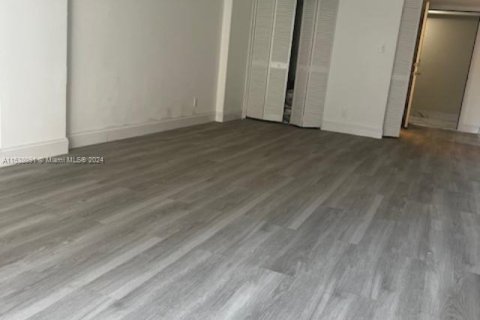 Copropriété à vendre à Hallandale Beach, Floride: 1 chambre, 89.19 m2 № 1895856 - photo 18