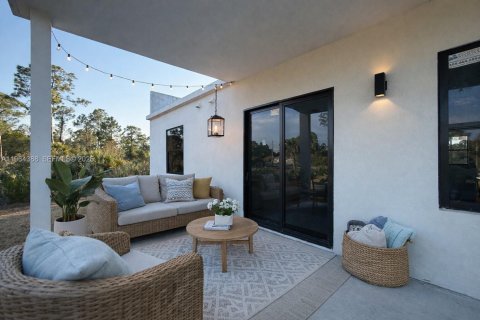 Casa en venta en Lehigh Acres, Florida, 2 dormitorios № 2081105 - foto 12