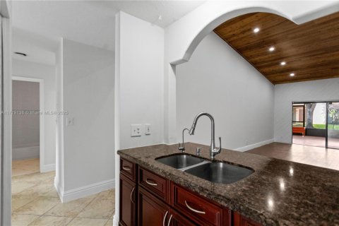 House in Sunrise, Florida 2 bedrooms, 112.13 sq.m. № 1862926 - photo 22