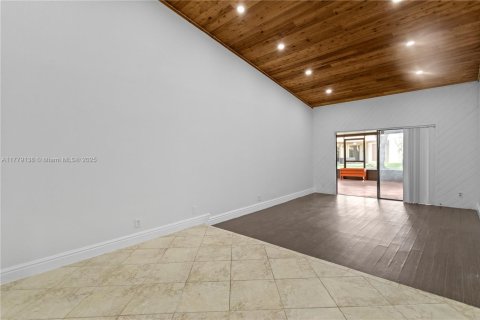 House in Sunrise, Florida 2 bedrooms, 112.13 sq.m. № 1862926 - photo 26
