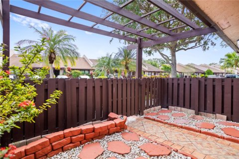 House in Sunrise, Florida 2 bedrooms, 112.13 sq.m. № 1862926 - photo 7